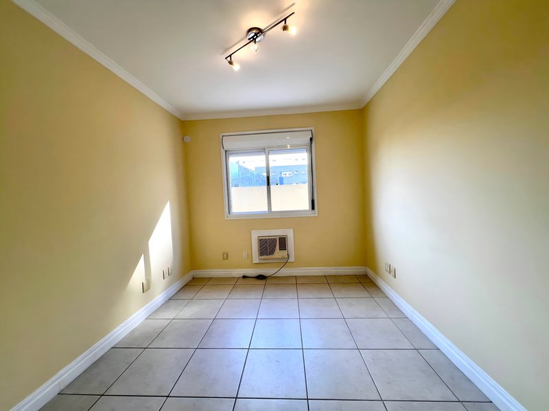 R$ 590.000 - EXCELENTE GARDEN NA ENCOL - 1 DORM - SUÍTE - 81M2 - 2 VAGAS Rua Jaraguá Porto Alegre - 