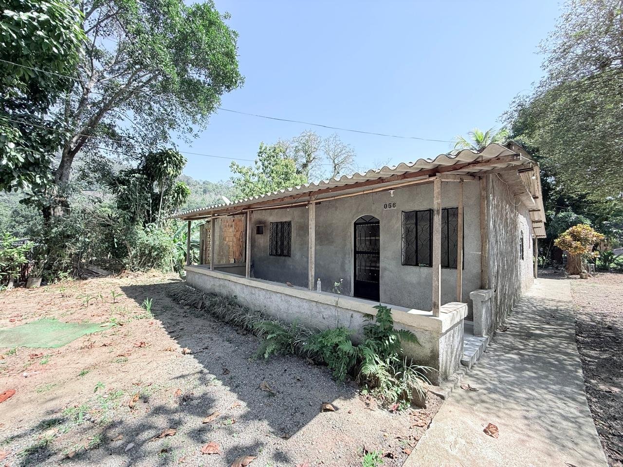 Casa à venda com 3 quartos, 90m² - Foto 1