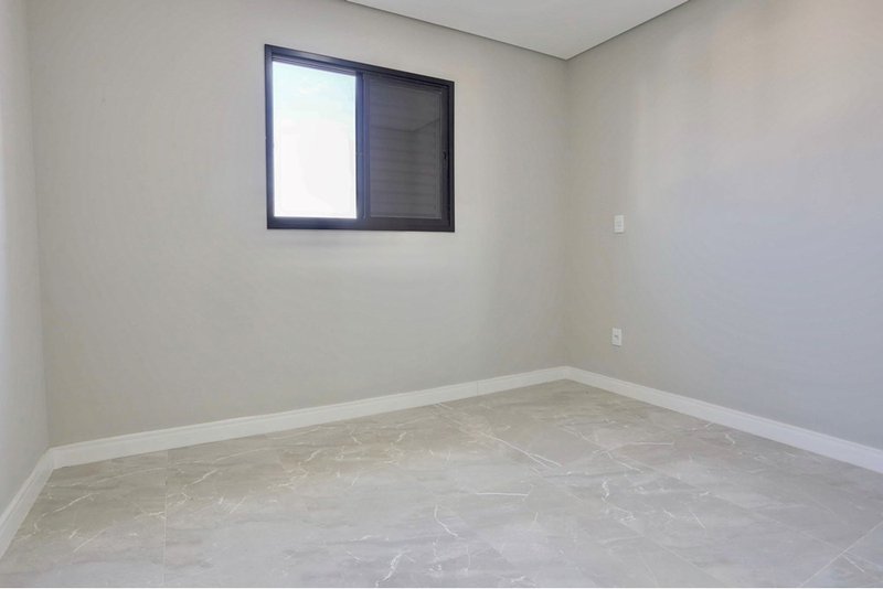 Apartamento Duplex à Venda, 102m - R$ 1.100.000 - 3 Dorm. 1 Suite - Votorantim - SP Avenida Santos Dumont Votorantim - 