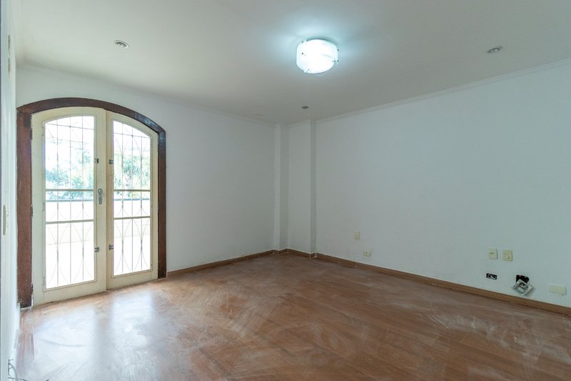Casa no condomínio Condomínio Arcobaleno 390m² 5 dorms sendo 3 suítes 4 vagas Rua Amaro Alves Alvim São Paulo - 
