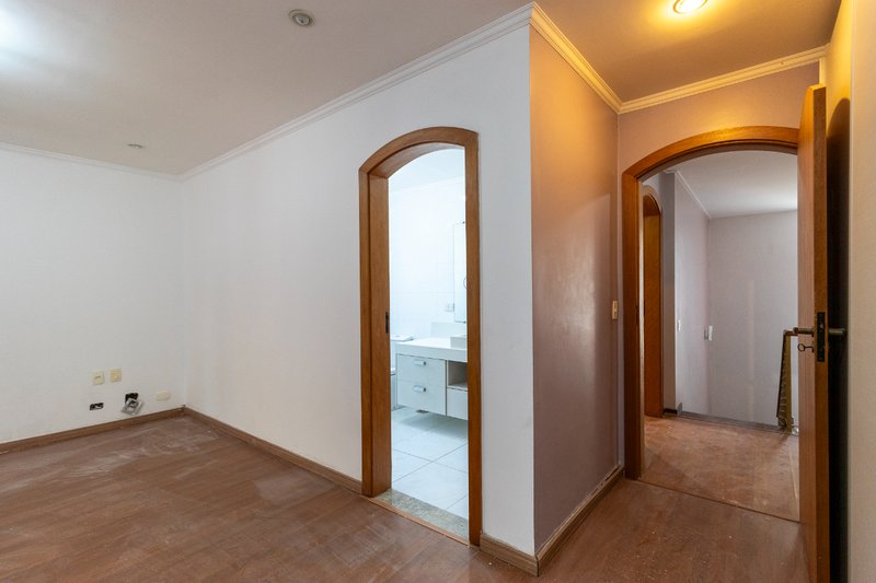 Casa no condomínio Condomínio Arcobaleno 390m² 5 dorms sendo 3 suítes 4 vagas Rua Amaro Alves Alvim São Paulo - 
