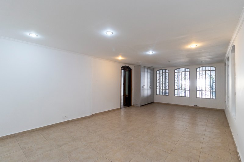Casa no condomínio Condomínio Arcobaleno 390m² 5 dorms sendo 3 suítes 4 vagas Rua Amaro Alves Alvim São Paulo - 
