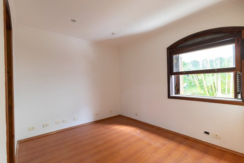 Casa no condomínio Condomínio Arcobaleno 390m² 5 dorms sendo 3 suítes 4 vagas Rua Amaro Alves Alvim São Paulo - 
