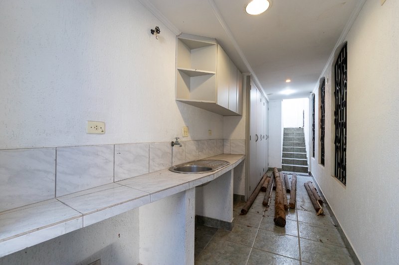 Casa no condomínio Condomínio Arcobaleno 390m² 5 dorms sendo 3 suítes 4 vagas Rua Amaro Alves Alvim São Paulo - 