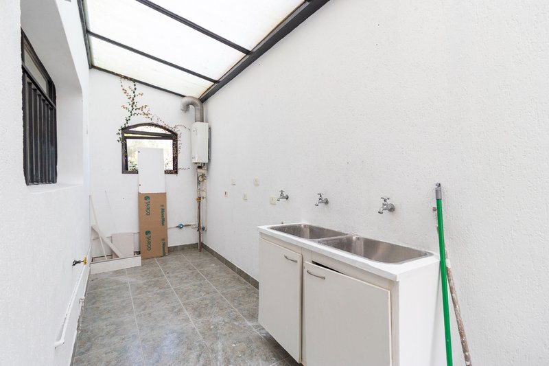 Casa no condomínio Condomínio Arcobaleno 390m² 5 dorms sendo 3 suítes 4 vagas Rua Amaro Alves Alvim São Paulo - 