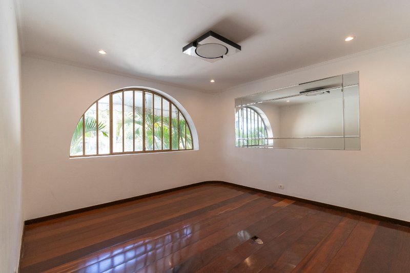Casa no condomínio Condomínio Arcobaleno 390m² 5 dorms sendo 3 suítes 4 vagas Rua Amaro Alves Alvim São Paulo - 