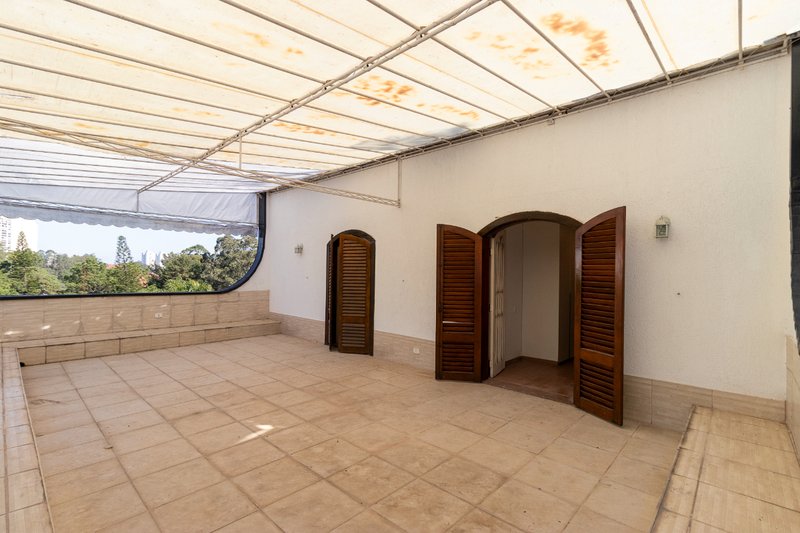 Casa no condomínio Condomínio Arcobaleno 390m² 5 dorms sendo 3 suítes 4 vagas Rua Amaro Alves Alvim São Paulo - 
