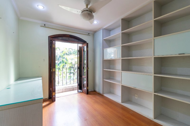 Casa no condomínio Condomínio Arcobaleno 390m² 5 dorms sendo 3 suítes 4 vagas Rua Amaro Alves Alvim São Paulo - 