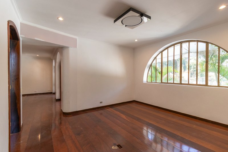 Casa no condomínio Condomínio Arcobaleno 390m² 5 dorms sendo 3 suítes 4 vagas Rua Amaro Alves Alvim São Paulo - 