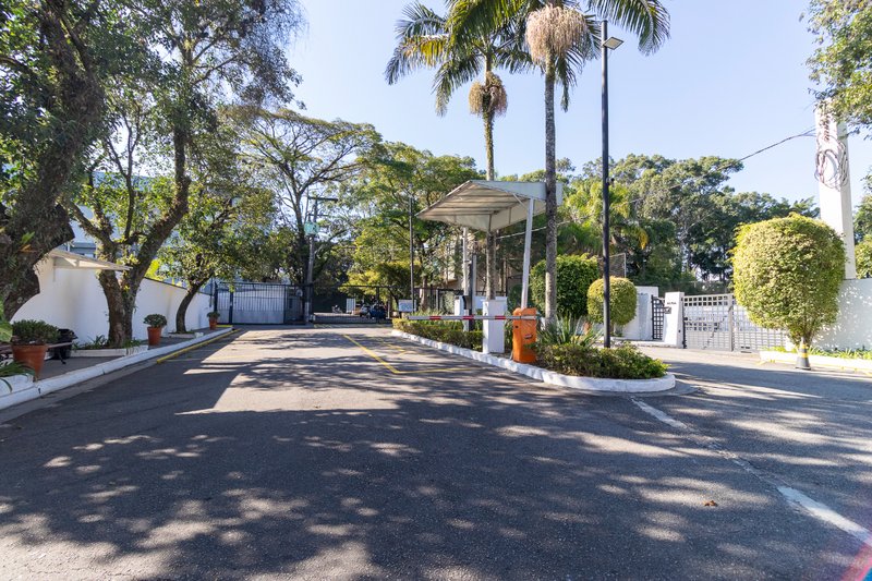 Casa no condomínio Condomínio Arcobaleno 390m² 5 dorms sendo 3 suítes 4 vagas Rua Amaro Alves Alvim São Paulo - 