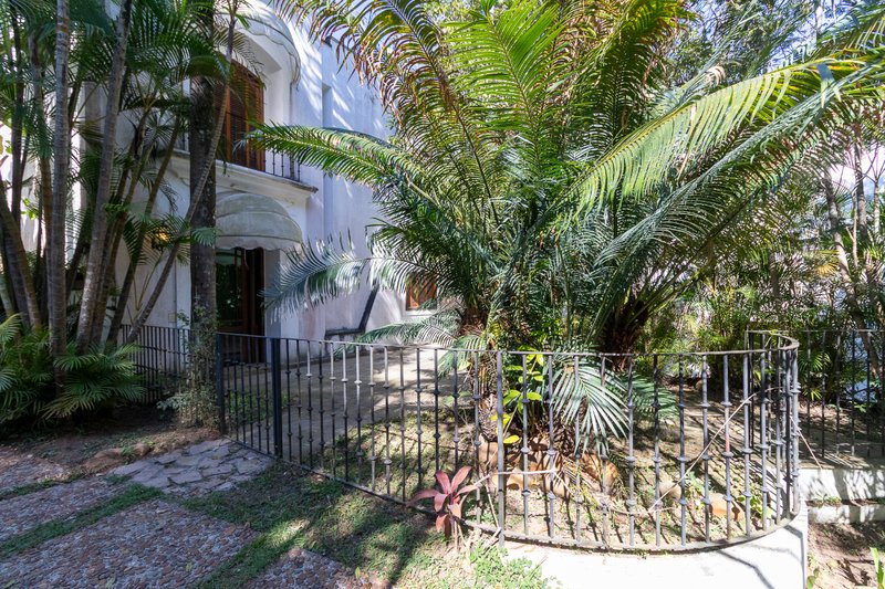 Casa no condomínio Condomínio Arcobaleno 390m² 5 dorms sendo 3 suítes 4 vagas Rua Amaro Alves Alvim São Paulo - 