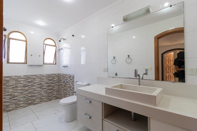 Casa no condomínio Condomínio Arcobaleno 390m² 5 dorms sendo 3 suítes 4 vagas Rua Amaro Alves Alvim São Paulo - 