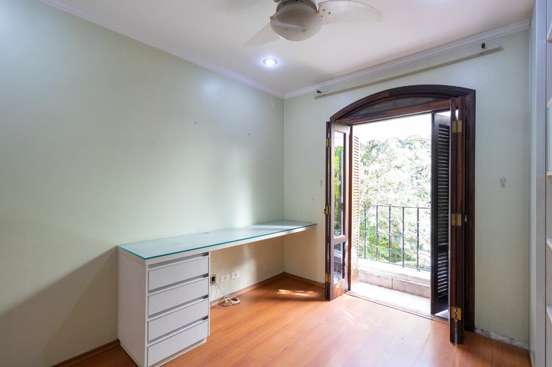 Casa no condomínio Condomínio Arcobaleno 390m² 5 dorms sendo 3 suítes 4 vagas Rua Amaro Alves Alvim São Paulo - 