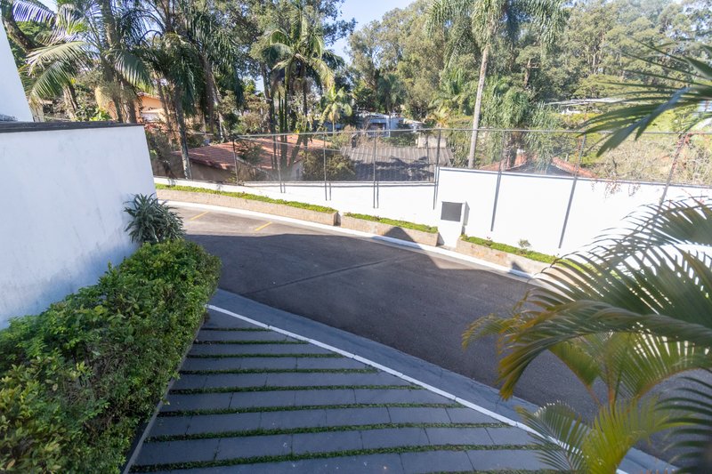 Casa no condomínio Condomínio Arcobaleno 390m² 5 dorms sendo 3 suítes 4 vagas Rua Amaro Alves Alvim São Paulo - 