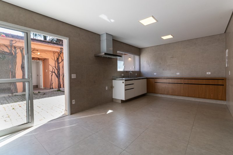 Casa em Moema com 190m² 3 dorms sendo 1 suíte 1 vaga Alameda Jauaperi São Paulo - 