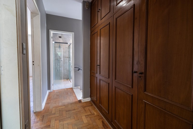 Casa em Moema com 190m² 3 dorms sendo 1 suíte 1 vaga Alameda Jauaperi São Paulo - 