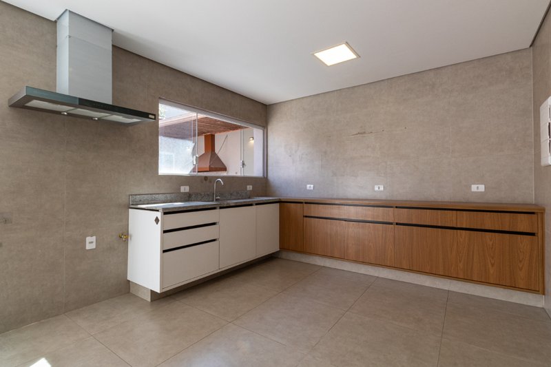 Casa em Moema com 190m² 3 dorms sendo 1 suíte 1 vaga Alameda Jauaperi São Paulo - 