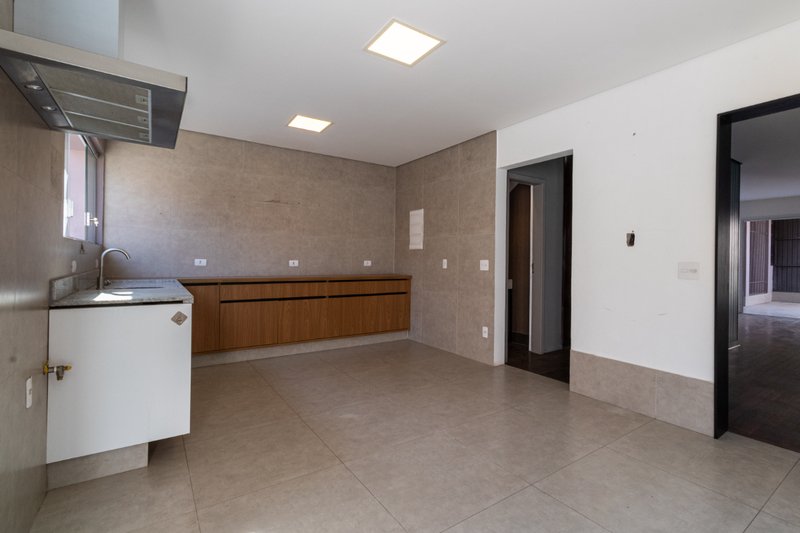 Casa em Moema com 190m² 3 dorms sendo 1 suíte 1 vaga Alameda Jauaperi São Paulo - 