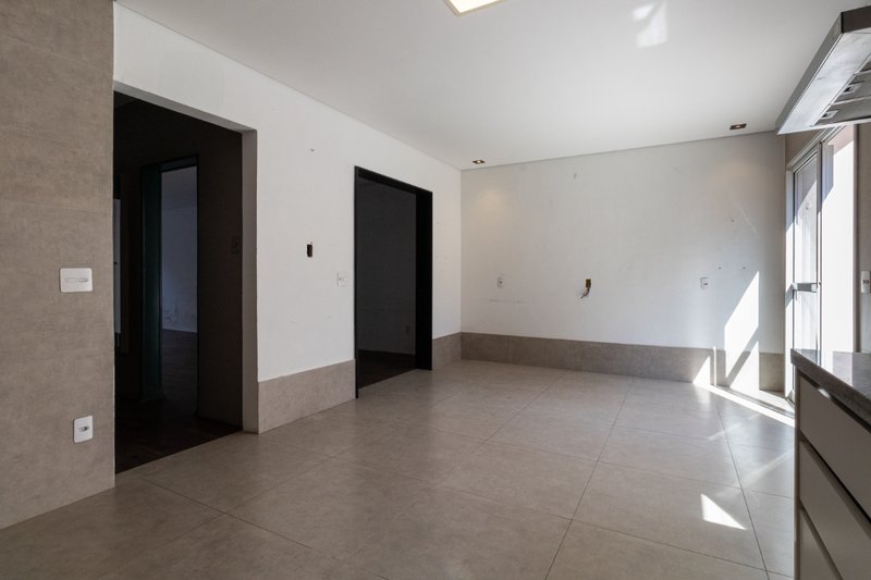 Casa em Moema com 190m² 3 dorms sendo 1 suíte 1 vaga Alameda Jauaperi São Paulo - 