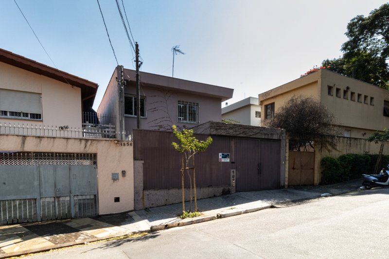 Casa em Moema com 190m² 3 dorms sendo 1 suíte 1 vaga Alameda Jauaperi São Paulo - 