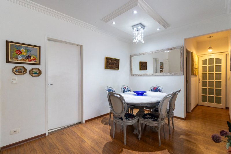 Apartamento 92m² na Vila Nova Conceição 3 dorm 1 vaga Rua Doutor Eduardo de Souza Aranha São Paulo - 