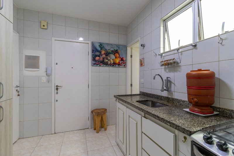 Apartamento 92m² na Vila Nova Conceição 3 dorm 1 vaga Rua Doutor Eduardo de Souza Aranha São Paulo - 