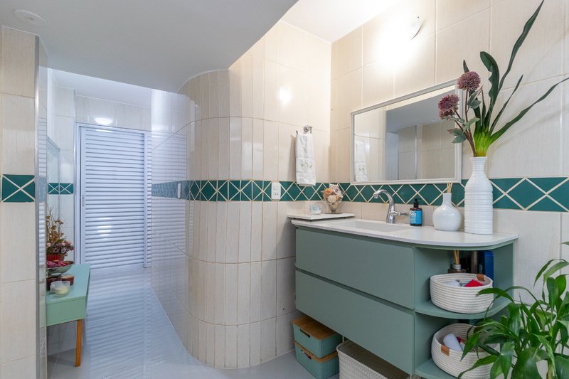 Apartamento 92m² na Vila Nova Conceição 3 dorm 1 vaga Rua Doutor Eduardo de Souza Aranha São Paulo - 