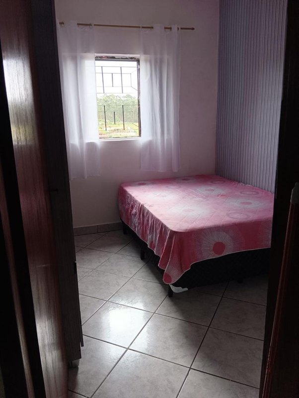 Casa térrea com suíte e amplo terreno no Bairro do Bragança – Salesópolis  Salesópolis - 