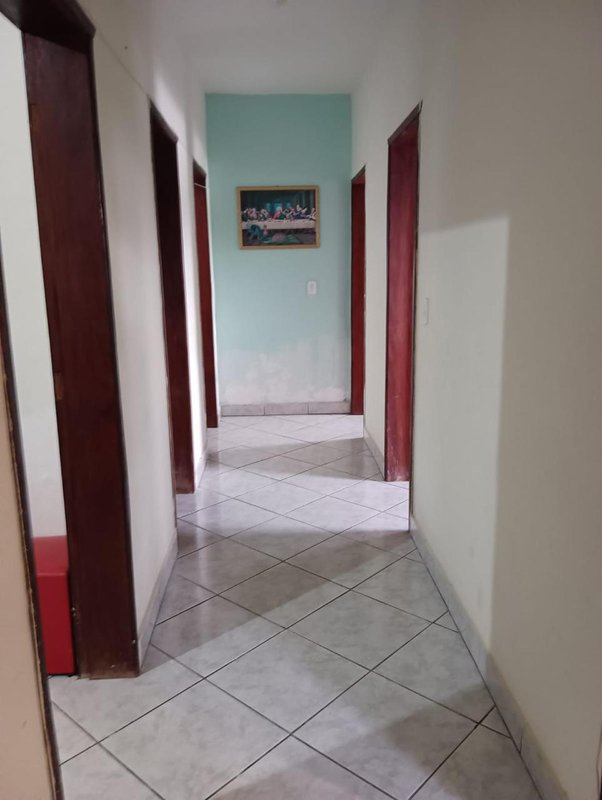 Casa térrea com suíte e amplo terreno no Bairro do Bragança – Salesópolis  Salesópolis - 