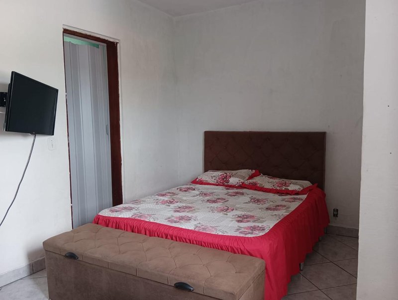 Casa térrea com suíte e amplo terreno no Bairro do Bragança – Salesópolis  Salesópolis - 