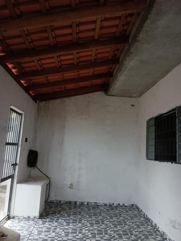 Casa térrea com suíte e amplo terreno no Bairro do Bragança – Salesópolis  Salesópolis - 