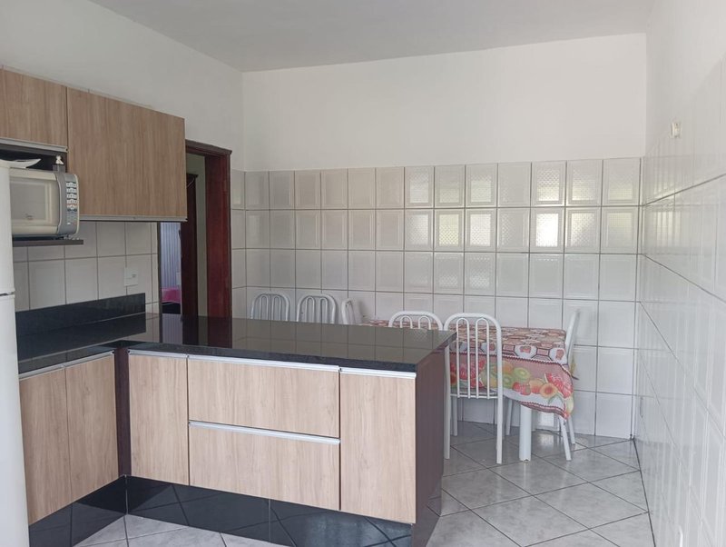 Casa térrea com suíte e amplo terreno no Bairro do Bragança – Salesópolis  Salesópolis - 