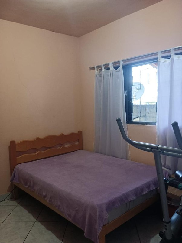 Casa térrea com suíte e amplo terreno no Bairro do Bragança – Salesópolis  Salesópolis - 