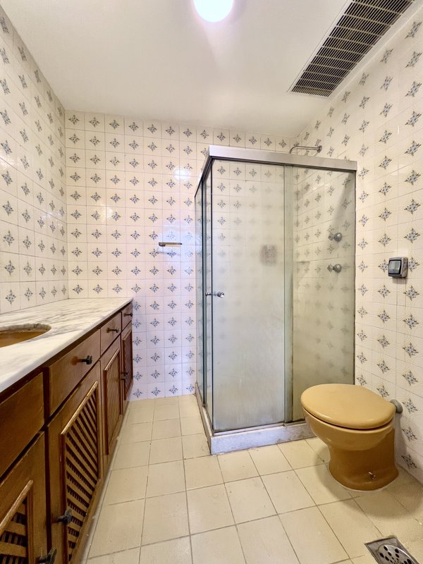 Apartamento amplo com 4 quartos no Jardim Oceânico  Rio de Janeiro - 