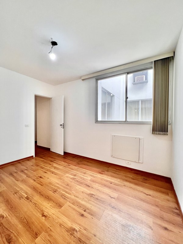 Apartamento amplo com 4 quartos no Jardim Oceânico  Rio de Janeiro - 