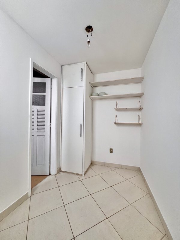 Apartamento amplo com 4 quartos no Jardim Oceânico  Rio de Janeiro - 
