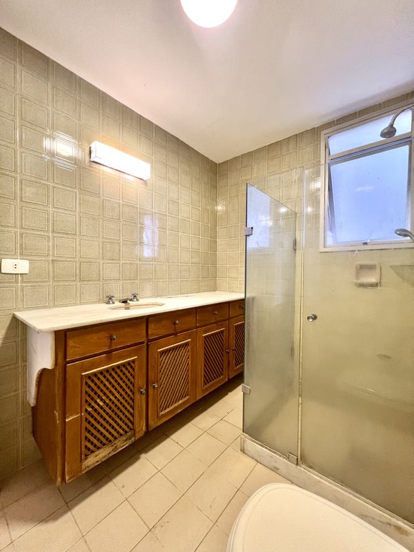 Apartamento amplo com 4 quartos no Jardim Oceânico  Rio de Janeiro - 