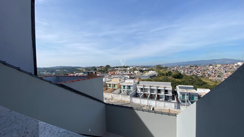 Sobrado 2 dormitórios + 4 vagas de garagem  Itaquaquecetuba - 
