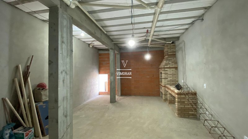 Sobrado 2 dormitórios + 4 vagas de garagem  Itaquaquecetuba - 