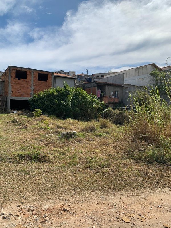 Espaço Comercial Versátil no Jardim Layr  Mogi das Cruzes - 