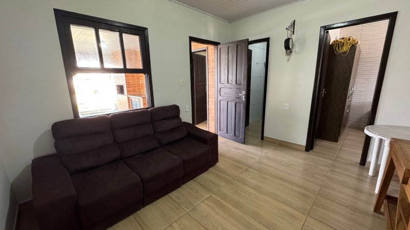 Casa Mobiliada à Venda – Balneário Rincão (Zona Sul) Rua Pedro Luiz Fernandes (Rua 61) - - 