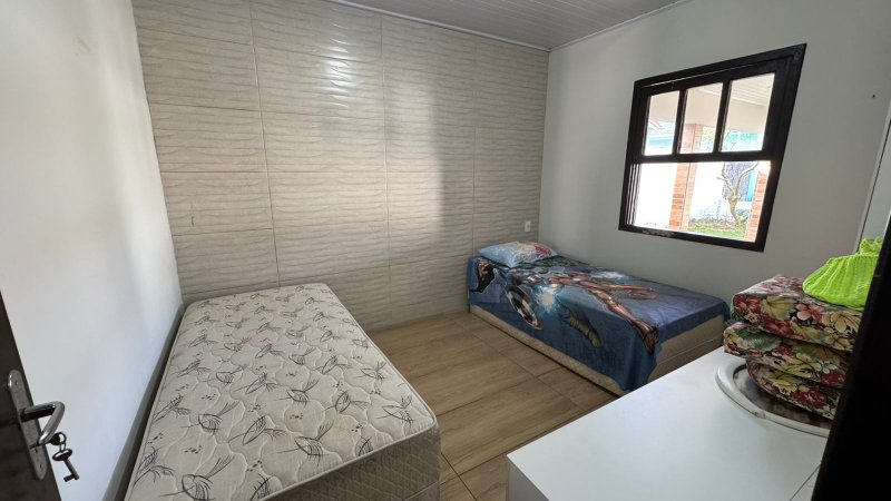 Casa Mobiliada à Venda – Balneário Rincão (Zona Sul) Rua Pedro Luiz Fernandes (Rua 61) - - 