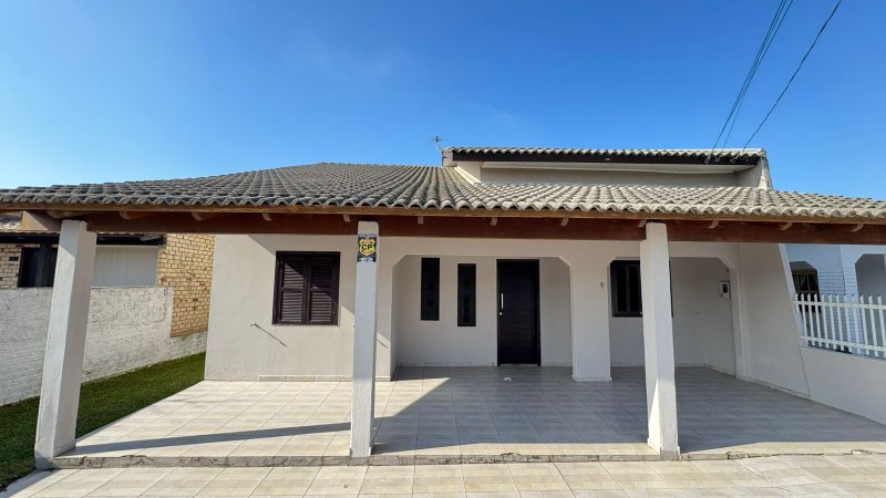 Casa Mobiliada à Venda – Balneário Rincão (Zona Sul) Rua Pedro Luiz Fernandes (Rua 61) - - 