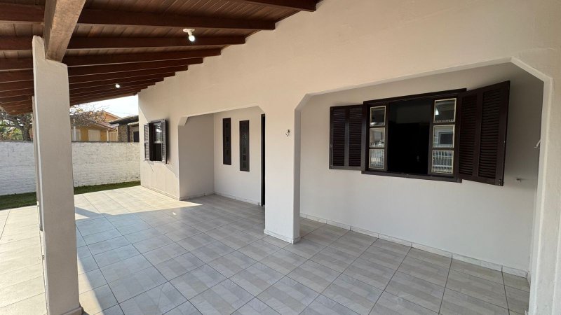 Casa Mobiliada à Venda – Balneário Rincão (Zona Sul) Rua Pedro Luiz Fernandes (Rua 61) - - 