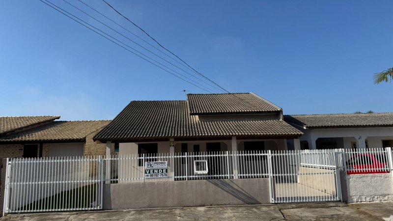 Casa Mobiliada à Venda – Balneário Rincão (Zona Sul) Rua Pedro Luiz Fernandes (Rua 61) - - 