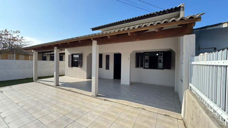 Casa Mobiliada à Venda – Balneário Rincão (Zona Sul) Rua Pedro Luiz Fernandes (Rua 61) - - 
