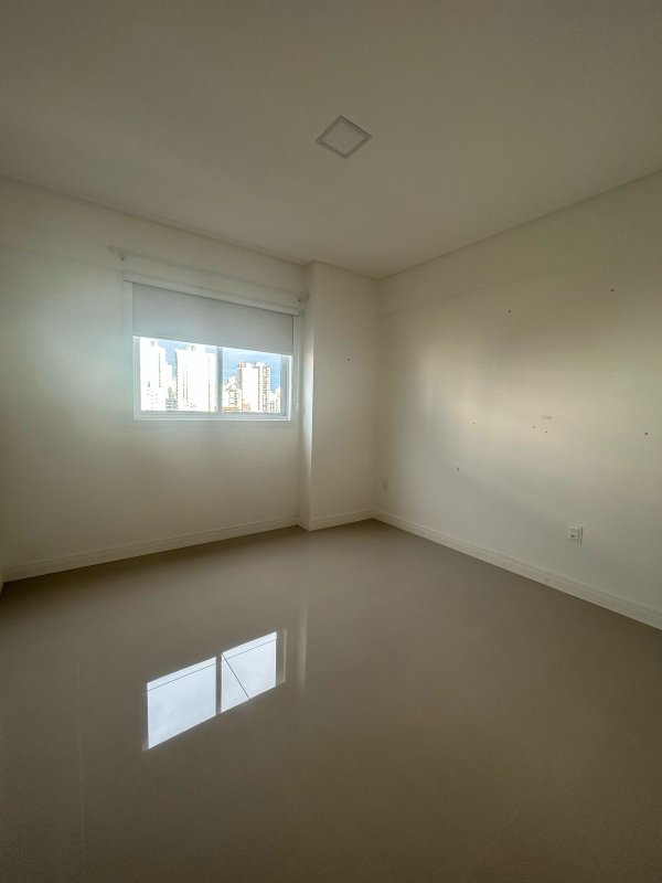 APARTAMENTO COM 1 SUÍTE MAIS 1 DORMITÓRIO EM ITAPEMA  Itapema - 