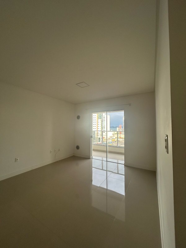 APARTAMENTO COM 1 SUÍTE MAIS 1 DORMITÓRIO EM ITAPEMA  Itapema - 