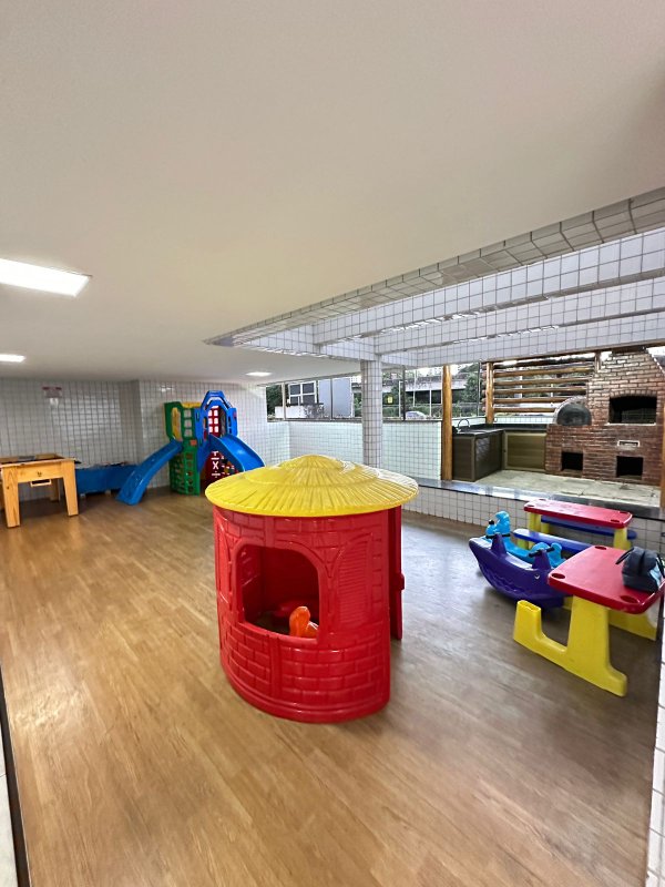 Apartamento para alugar com 3 quartos sendo uma suíte, 77m² área por R$ 4.200,00 Rua Amaro Albino Pimentel Recife - 