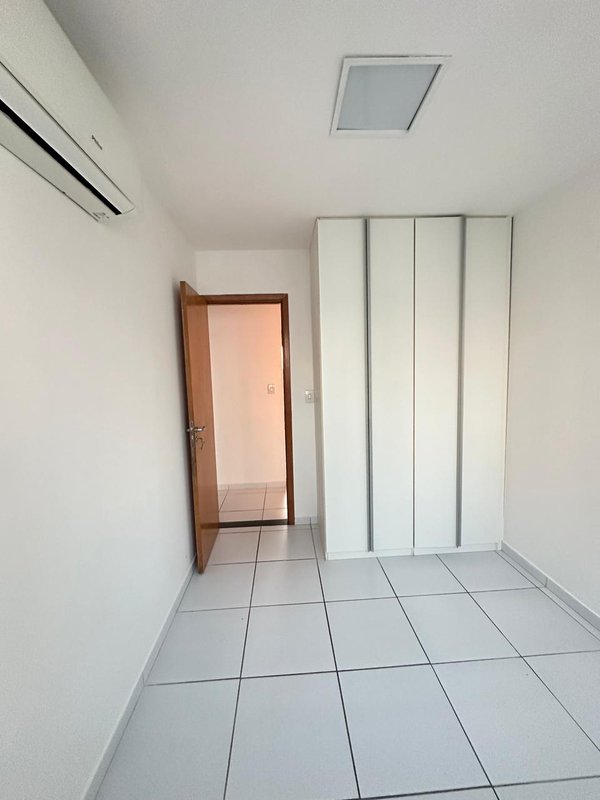 Apartamento para alugar com 3 quartos sendo uma suíte, 77m² área por R$ 4.200,00 Rua Amaro Albino Pimentel Recife - 